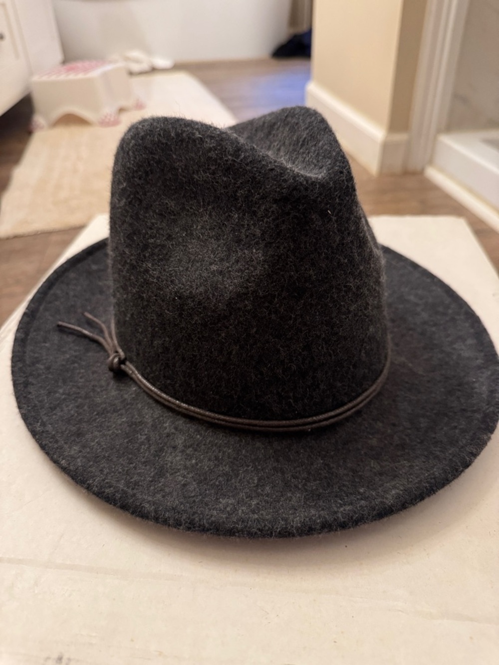 Universal Thread Dark Charcoal Felt Rancher Hat with Leather Band